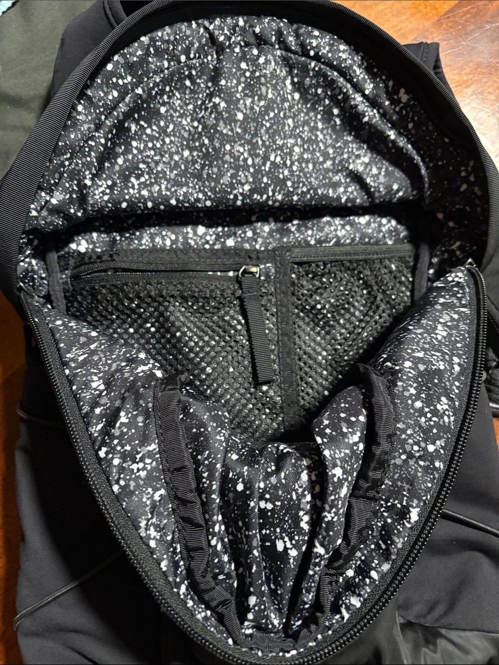 RARE Lululemon Run All Day Backpack 13L - Black/Polka Dot